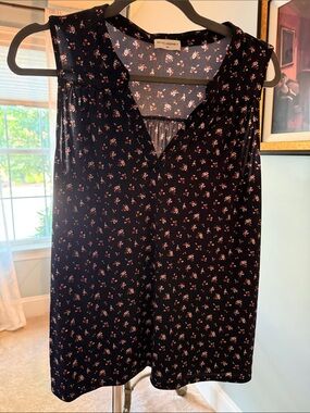 Navy Floral Sleeveless V-Neck Top